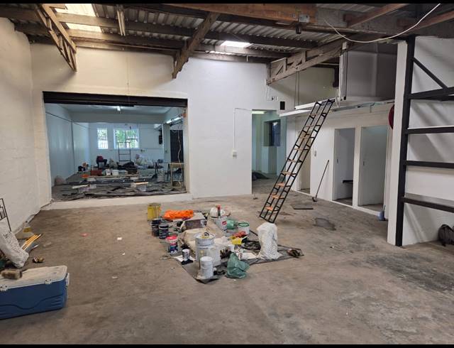 Business property to rent in SALT RIVER